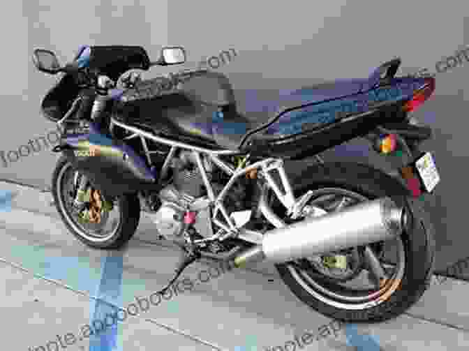 Ducati 750 Sport Ducati Desmodue Twins: Pantah F1 750 Sport 600 750 900 1000 Supersport ST2 Monster SportClassic 1979 To 2024 (Essential Buyer S Guide Series)